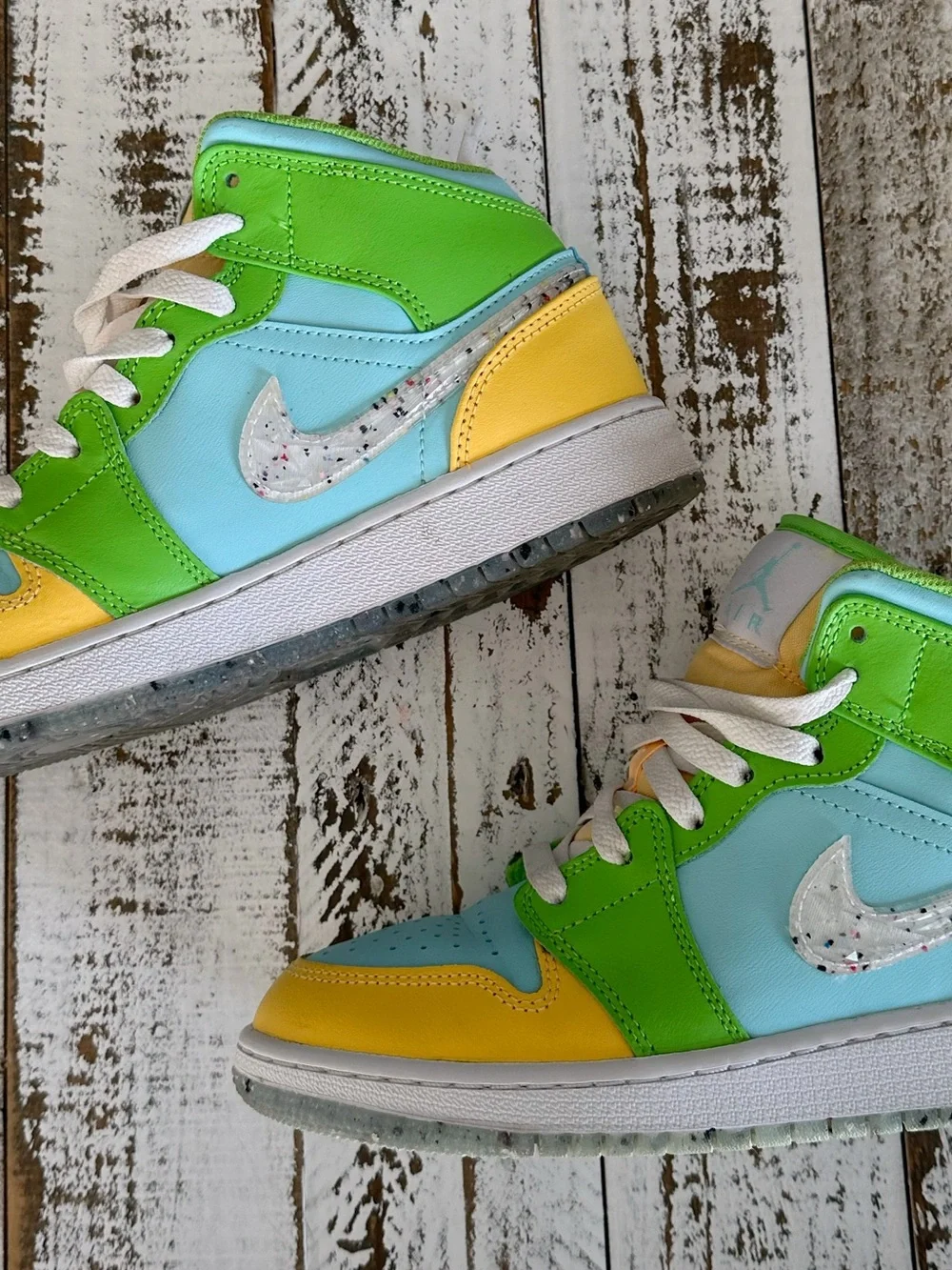 Nike Jordan 1 Mid SE (Glacier Ice, Citron Pulse, Action Green) - Youth 5